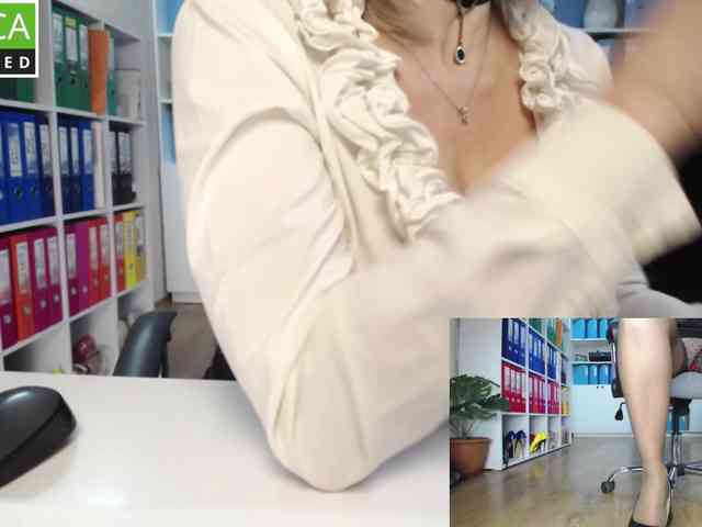 passionate_blonde webcam