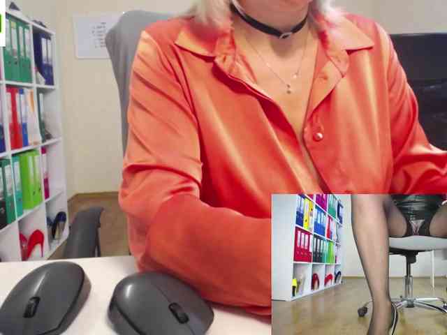 passionate_blonde webcam
