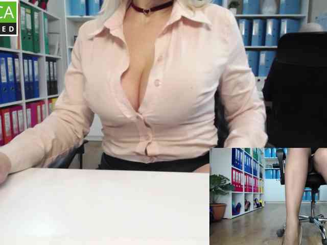 passionate_blonde webcam