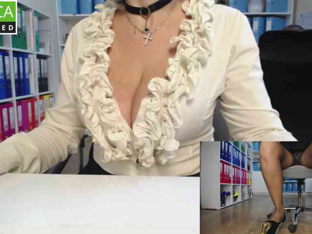 passionate_blonde webcam