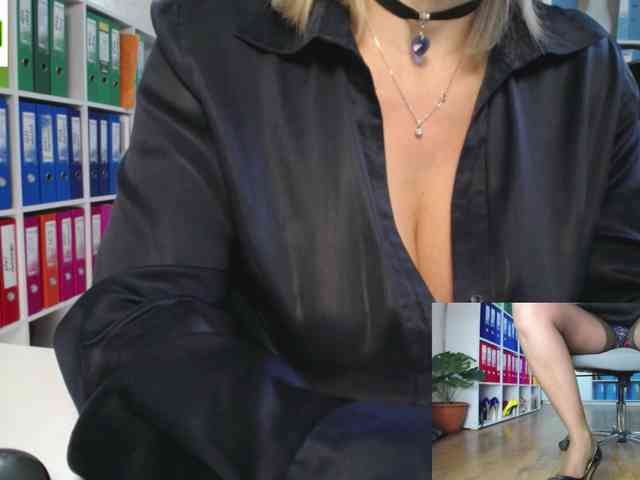 passionate_blonde webcam