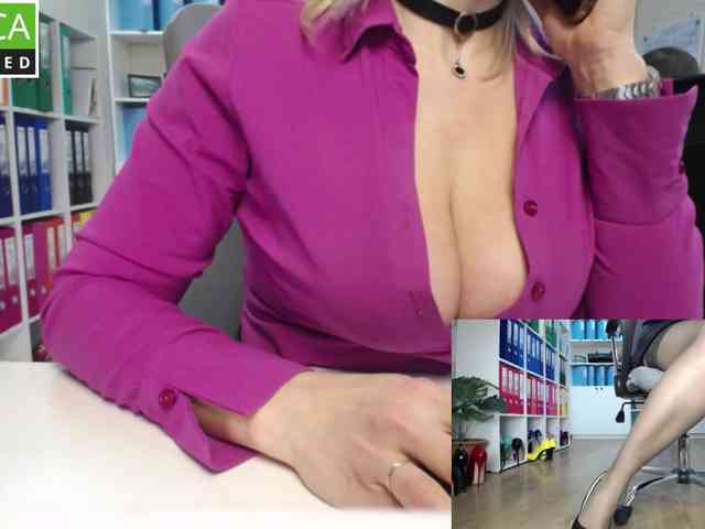 passionate_blonde webcam