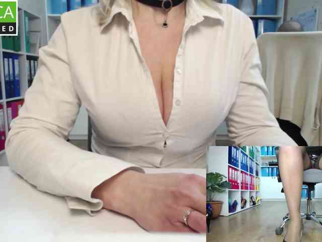 passionate_blonde webcam