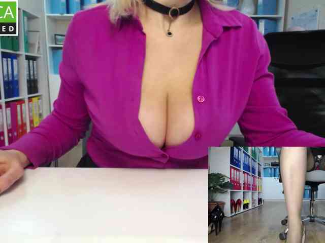 passionate_blonde webcam