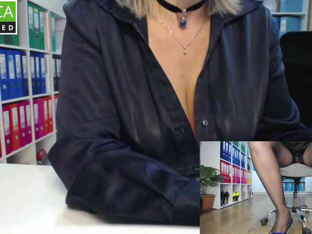 passionate_blonde webcam