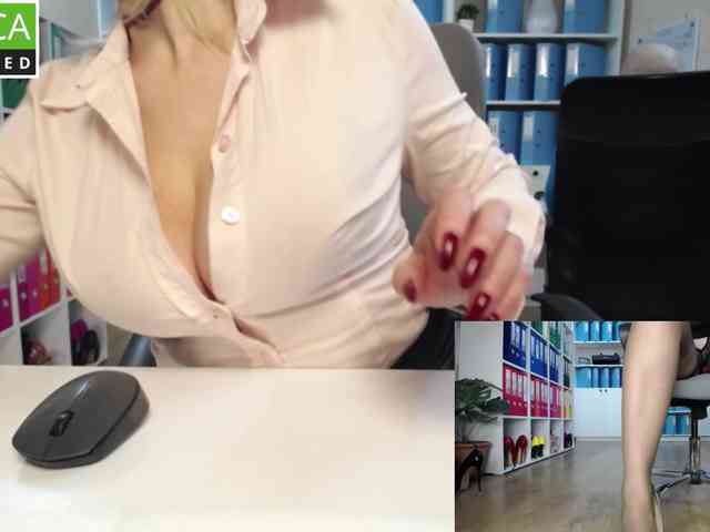 passionate_blonde webcam