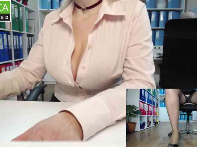 passionate_blonde webcam