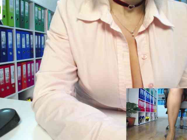 legsoffice Live Webcam on BongaCams