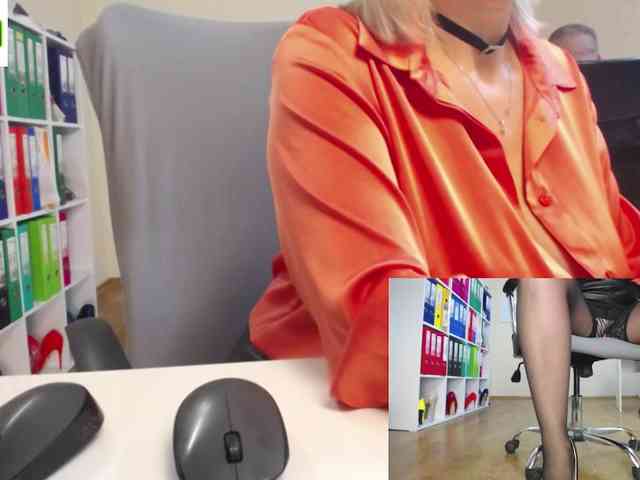 passionate_blonde webcam