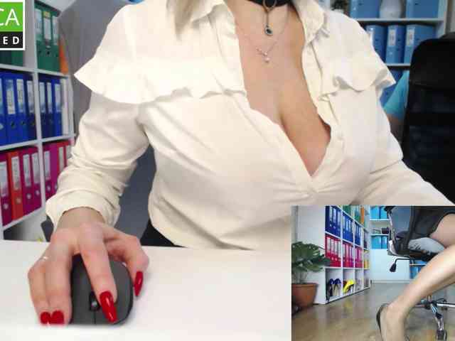 passionate_blonde webcam