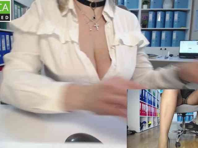 passionate_blonde webcam