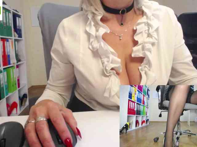 passionate_blonde webcam