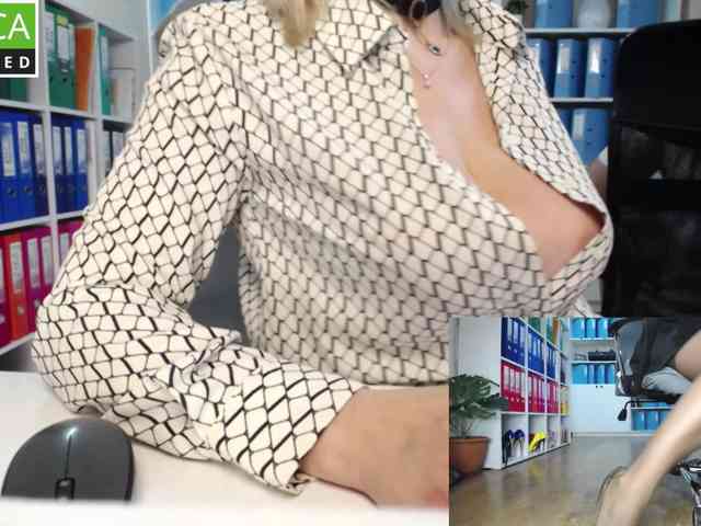 passionate_blonde webcam