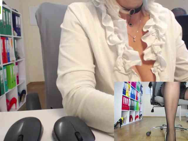 striptease chat Legsoffice