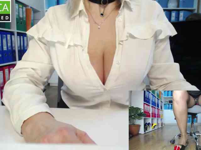 passionate_blonde webcam