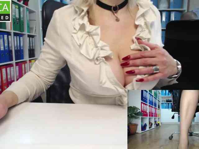 passionate_blonde webcam