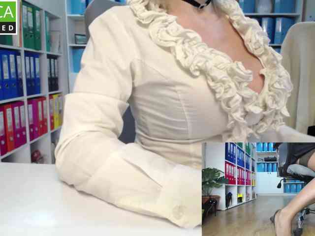 passionate_blonde webcam