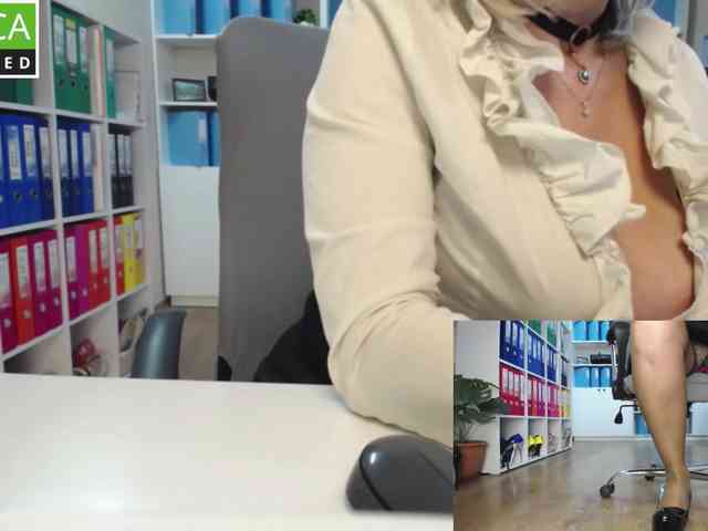 passionate_blonde webcam