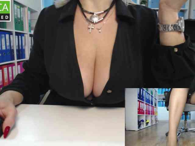 passionate_blonde webcam