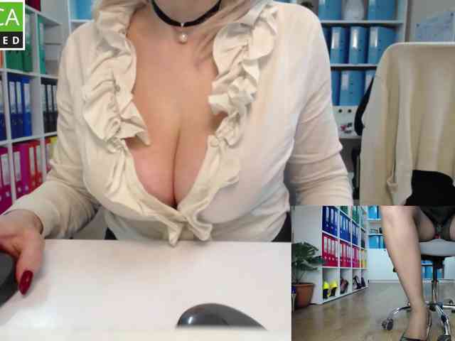 passionate_blonde webcam