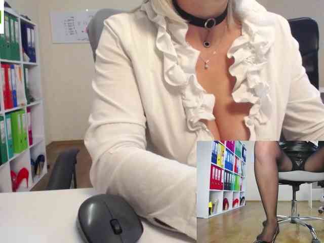 passionate_blonde webcam