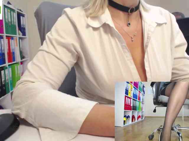 passionate_blonde webcam