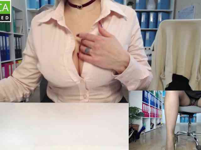 passionate_blonde webcam