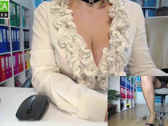 passionate_blonde webcam