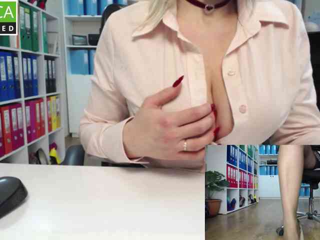 passionate_blonde webcam