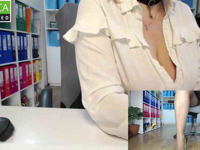 passionate_blonde webcam