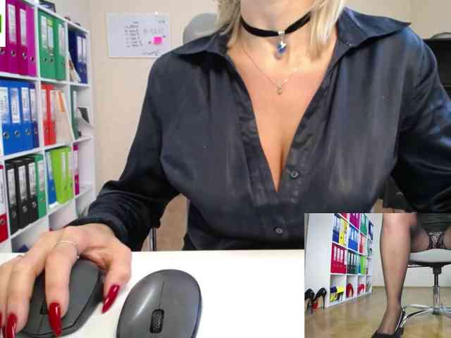 passionate_blonde webcam