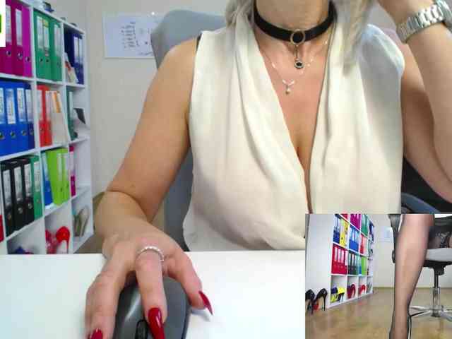 passionate_blonde webcam