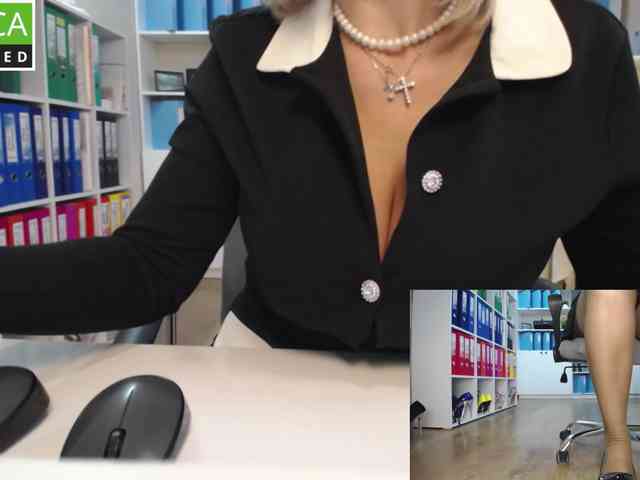 passionate_blonde webcam