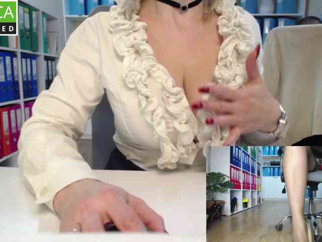 passionate_blonde webcam