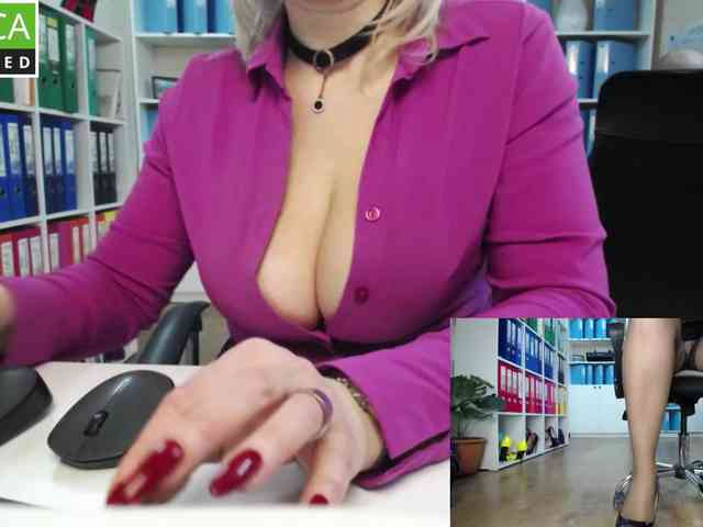 passionate_blonde webcam