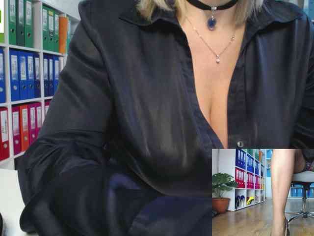 passionate_blonde webcam