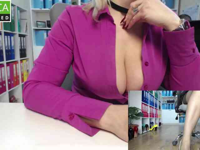 passionate_blonde webcam