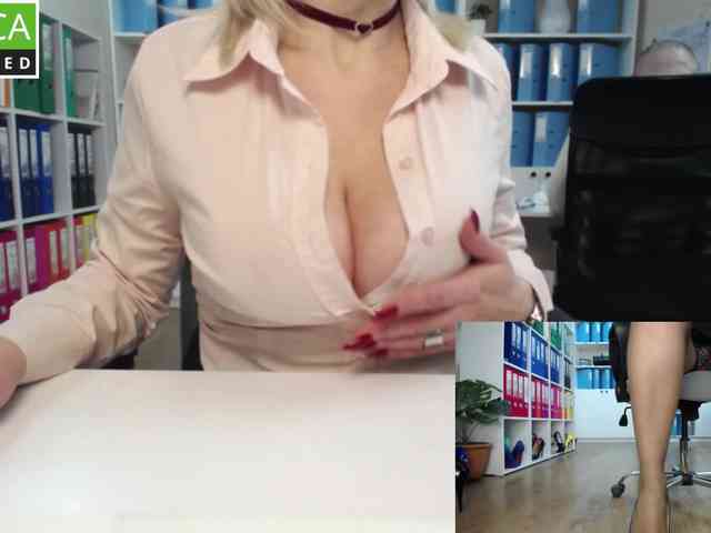 passionate_blonde webcam