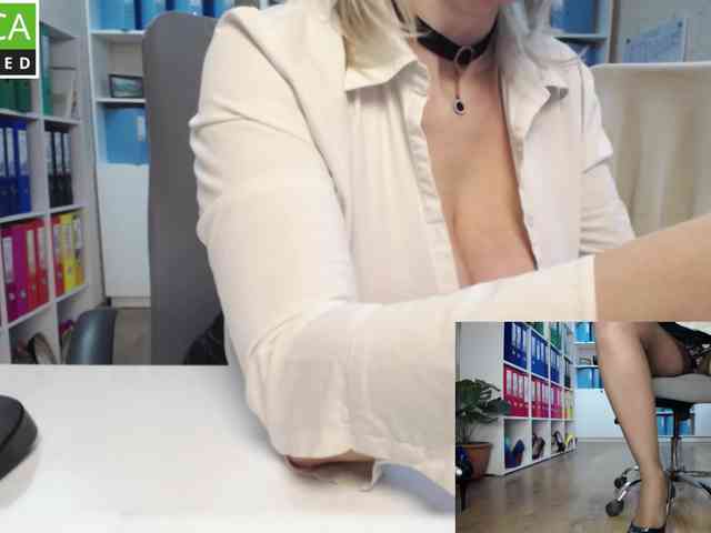 passionate_blonde webcam