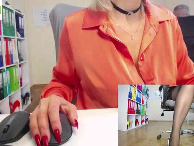 passionate_blonde webcam