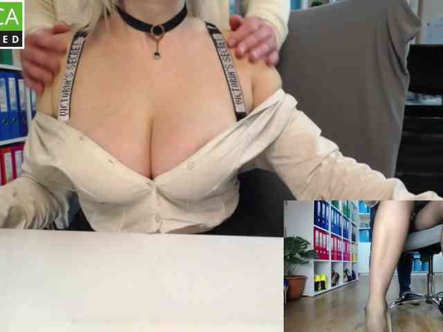 passionate_blonde webcam