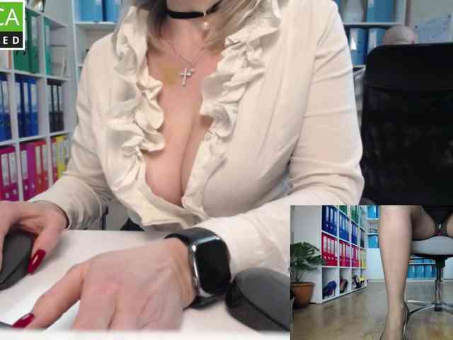 passionate_blonde webcam