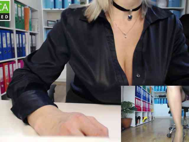 passionate_blonde webcam