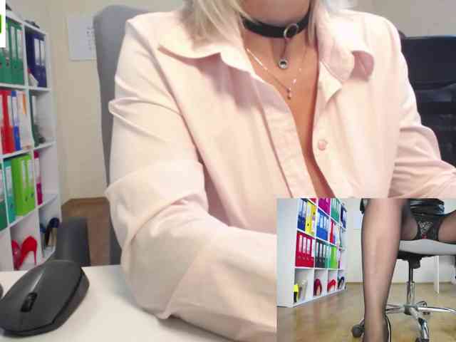 passionate_blonde webcam