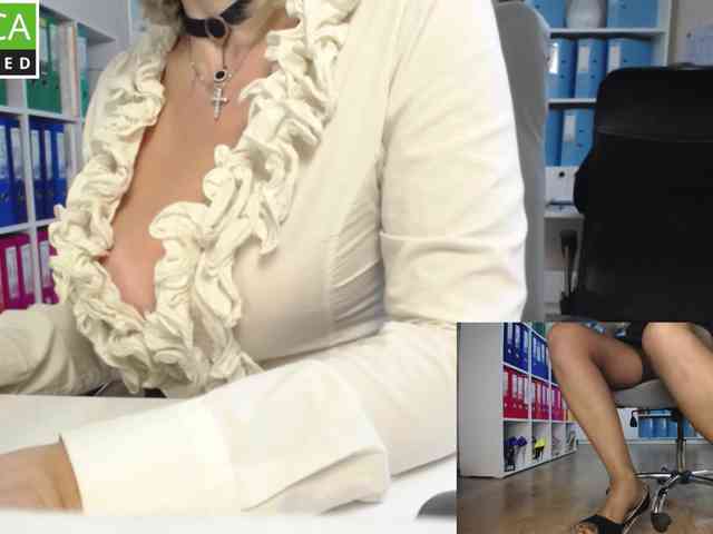 passionate_blonde webcam