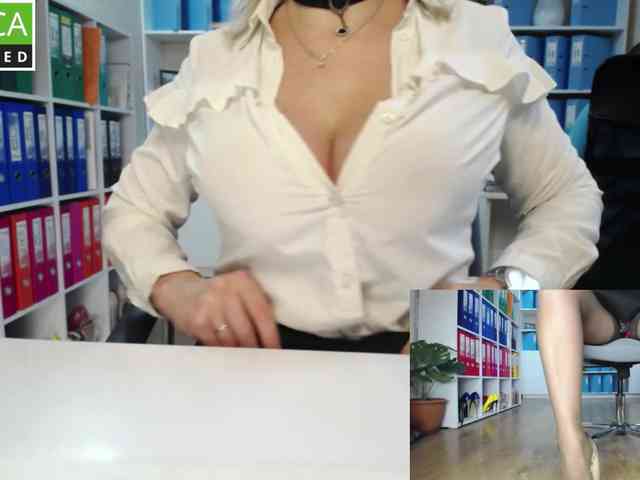 passionate_blonde webcam