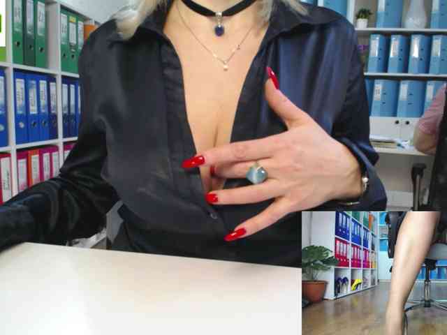 passionate_blonde webcam