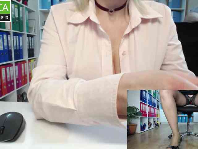 passionate_blonde webcam