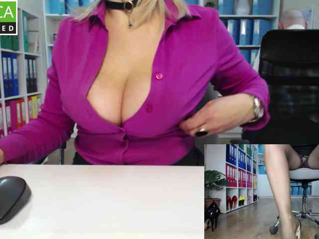 passionate_blonde webcam