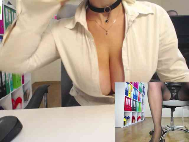 passionate_blonde webcam